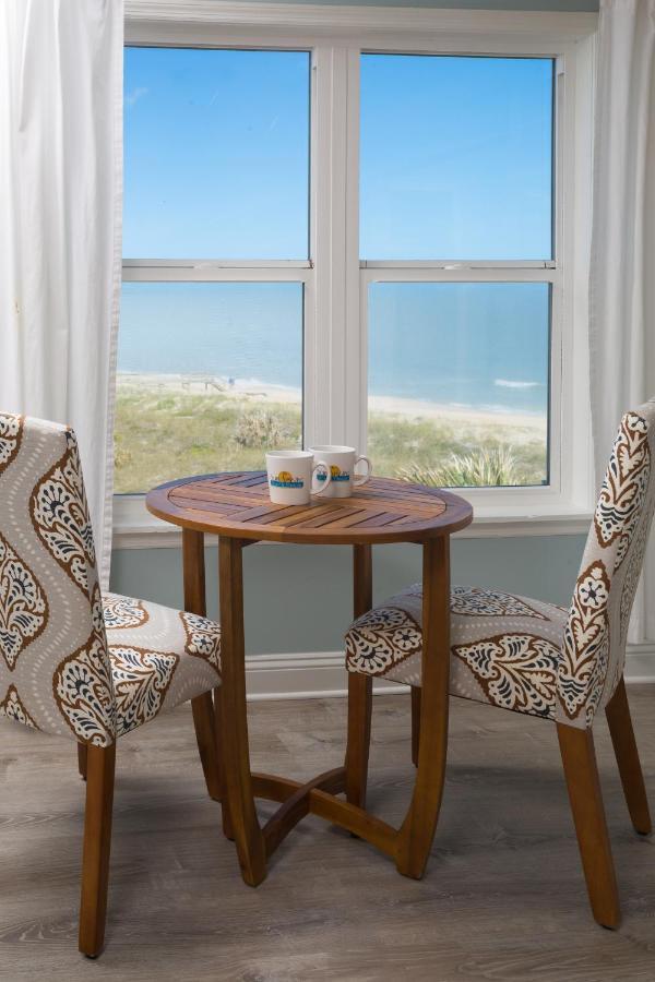 The Beach House 2*