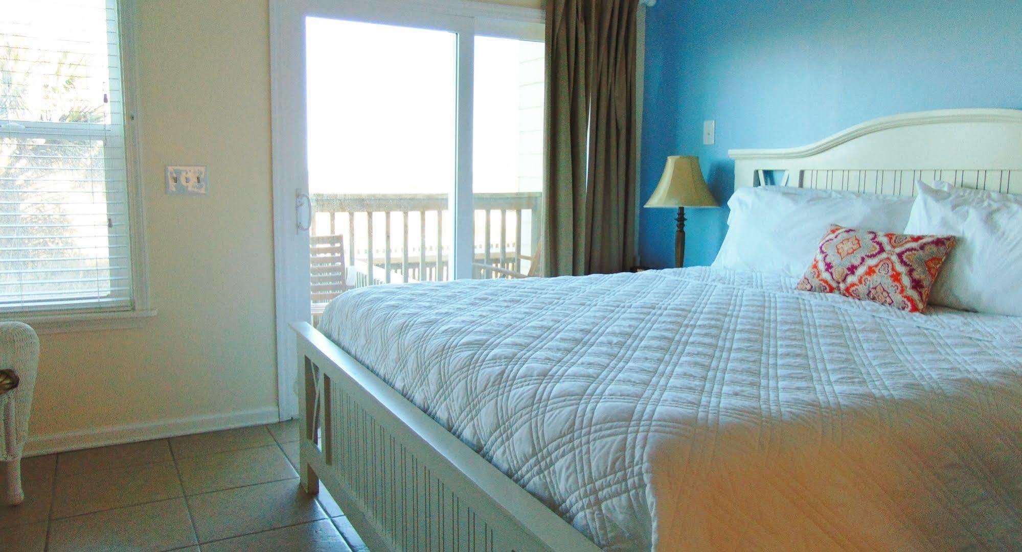 The Beach House 2*